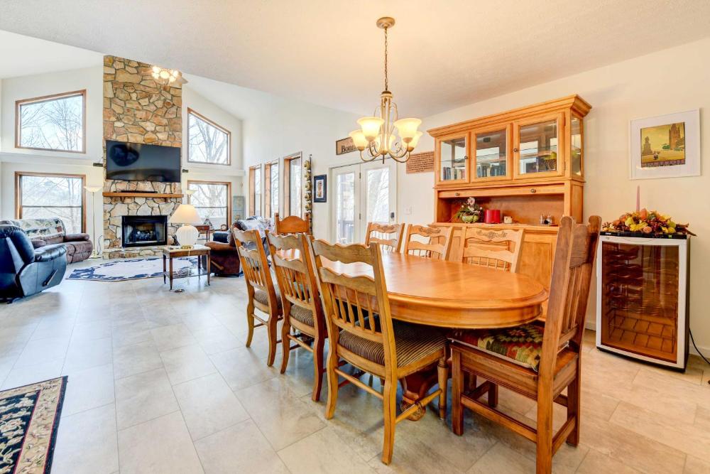 Hot Tub, Decks and More! Serene Maggie Valley Home